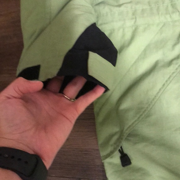 ❄️lime green ski jacket w/ accessories - Picture 8 of 15